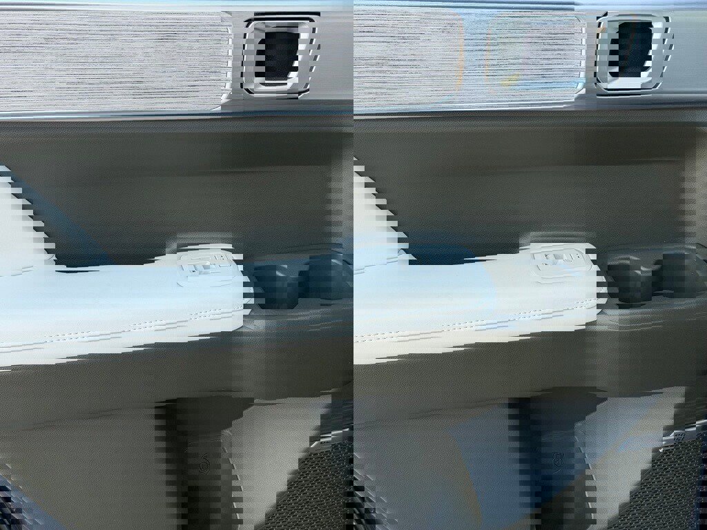 Used 2025 Hyundai Santa Fe Calligraphy image 11