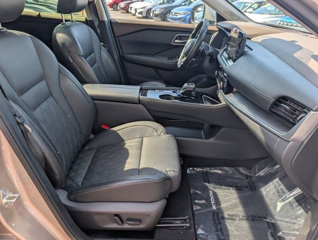 Used 2023 Nissan Rogue Platinum w/ Platinum Premium Package FWD image 11