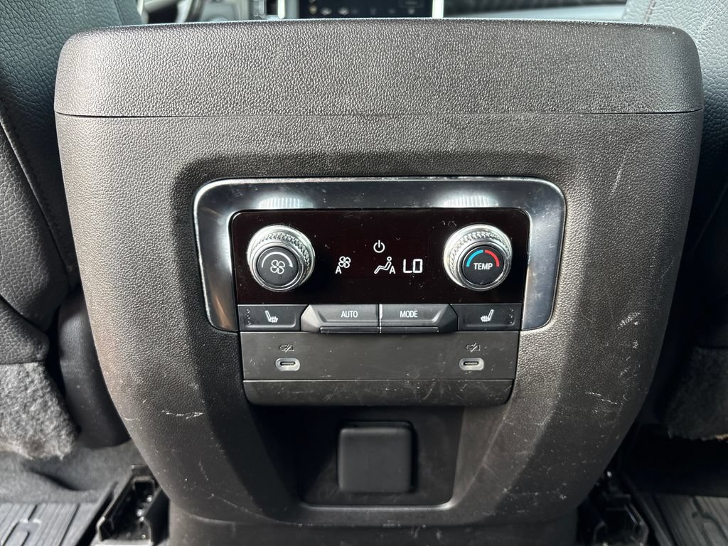 Used 2022 GMC Yukon XL Denali AWD/4WD image 18