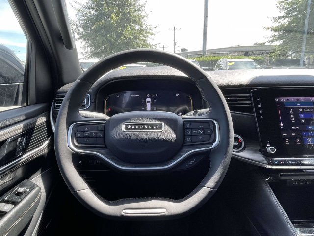 Used 2024 Jeep Wagoneer L Series II w/ Flexible Seating Group AWD/4WD image 15