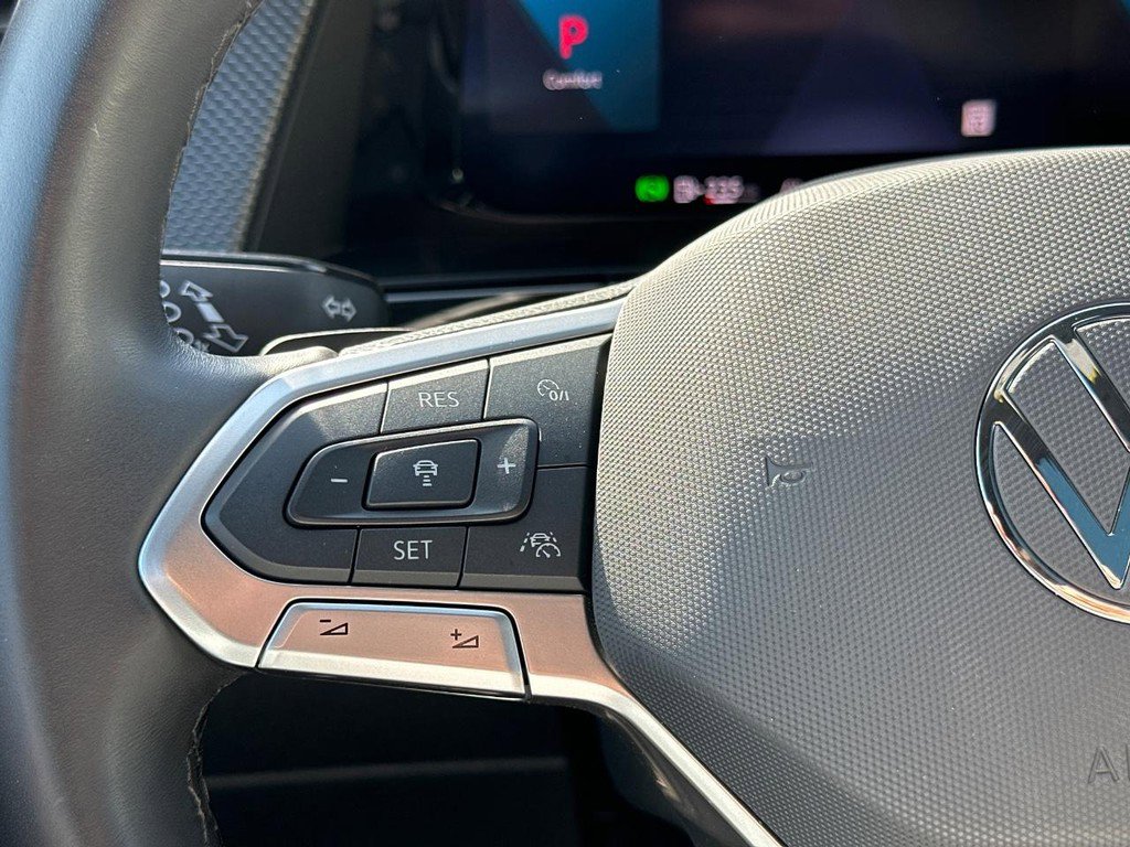 Used 2025 Volkswagen Atlas Cross Sport SEL Premium R-Line image 23