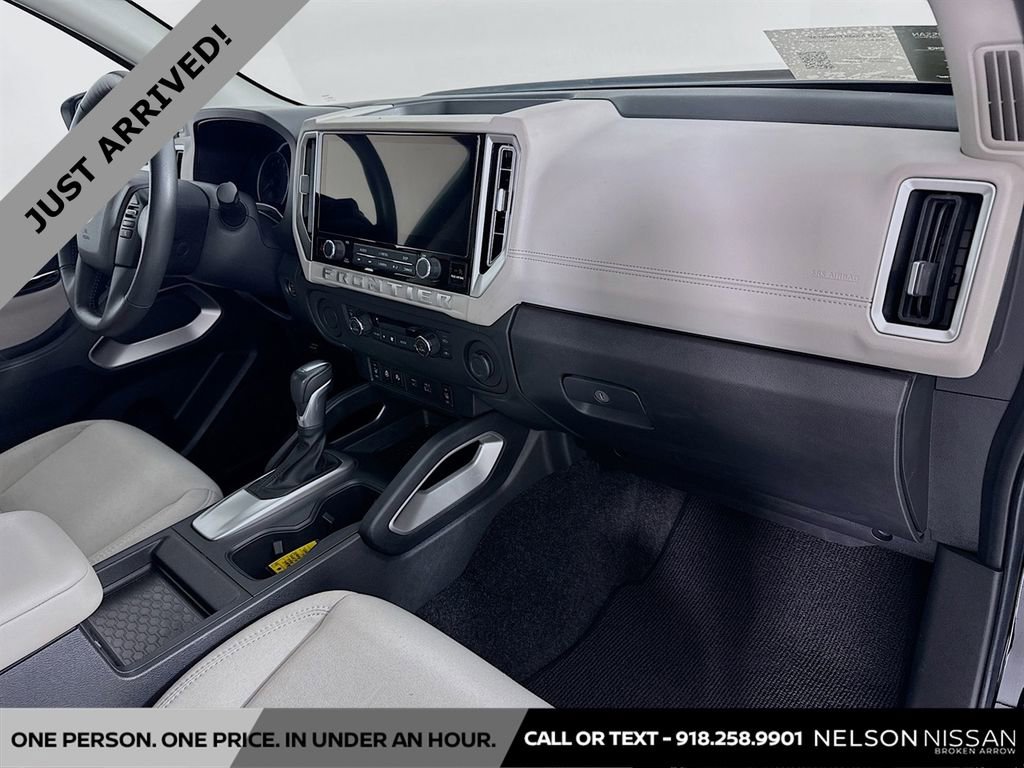 Certified 2025 Nissan Frontier SV w/ SV Convenience Package image 28