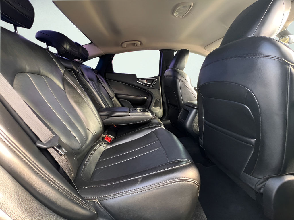Used 2017 Chrysler 200 Limited Platinum FWD image 22