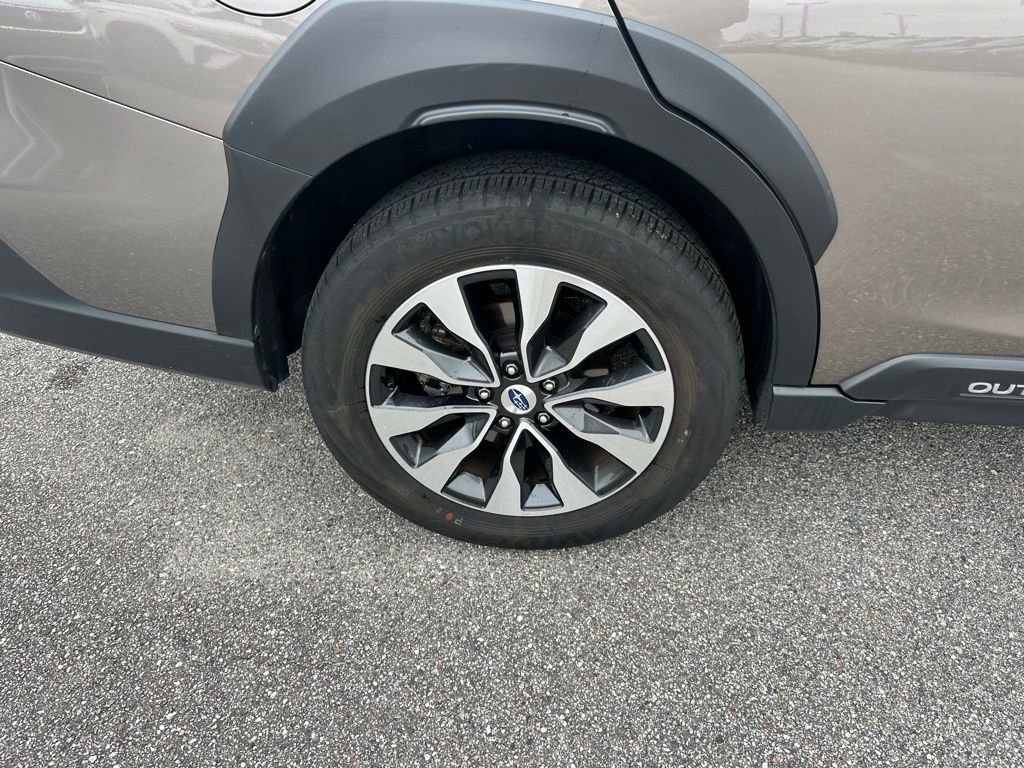 Used 2023 Subaru Outback Limited image 5