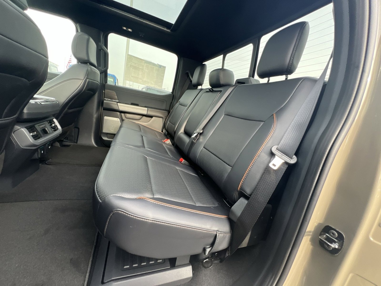 New 2025 Ford F150 Lariat w/ Equipment Group 502A High image 25