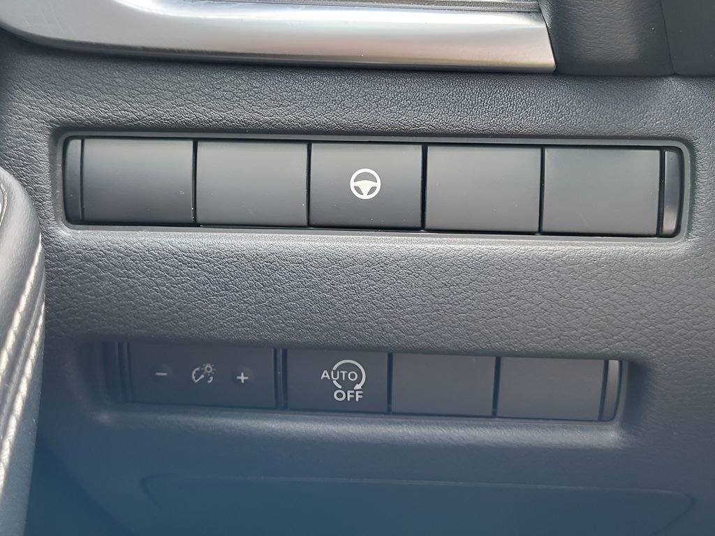 Used 2023 Nissan Rogue SV image 19