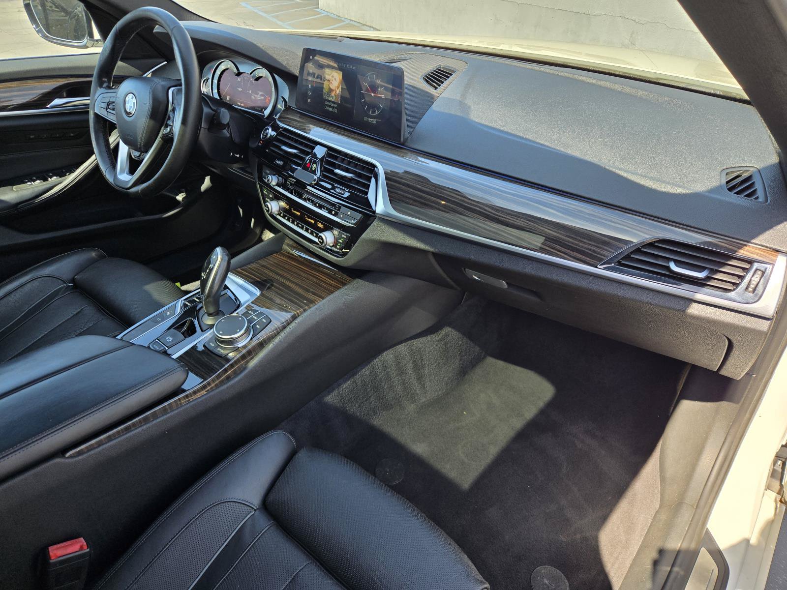 Used 2017 BMW 540i RWD image 29