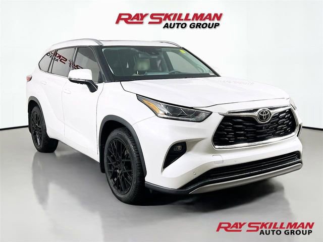 Used 2022 Toyota Highlander Platinum image 1