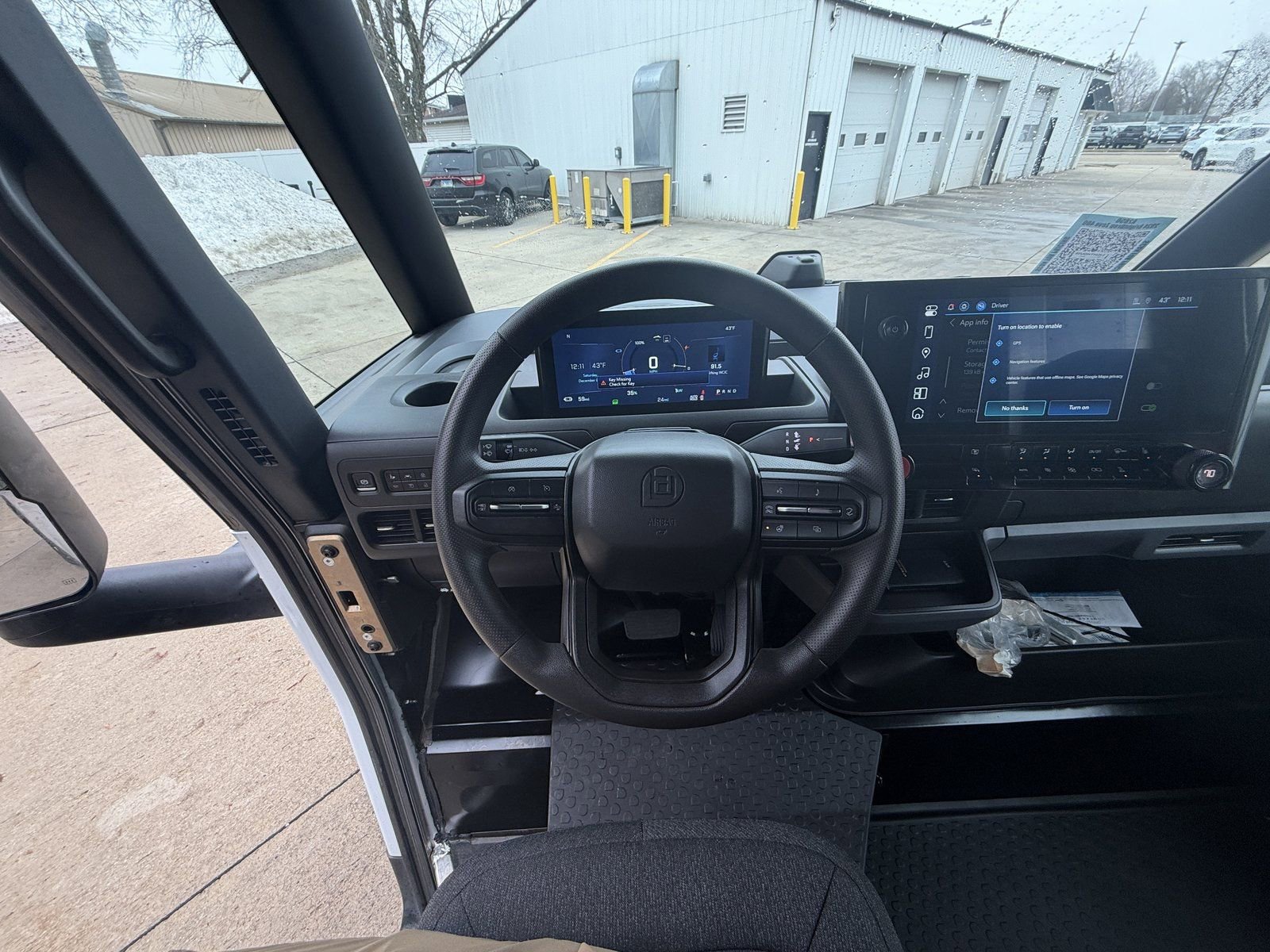 Used 2024 Chevrolet Brightdrop 400 w/ Commercial Equipment Package AWD/4WD image 2