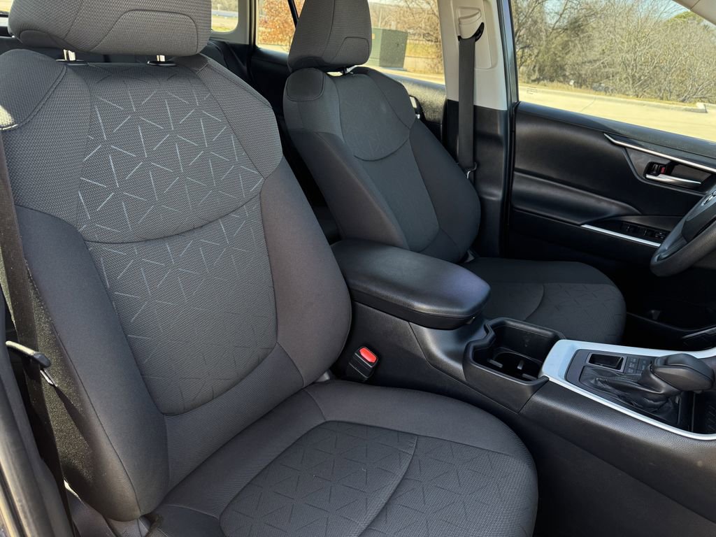Used 2024 Toyota RAV4 XLE image 28