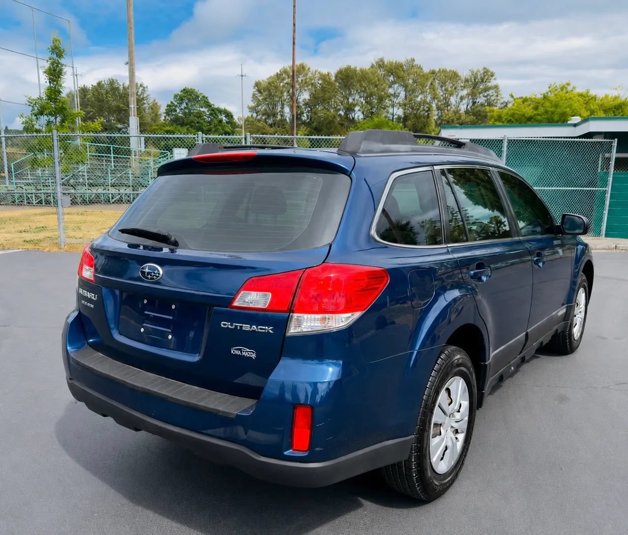 Used 2011 Subaru Outback 2.5i AWD/4WD image 5