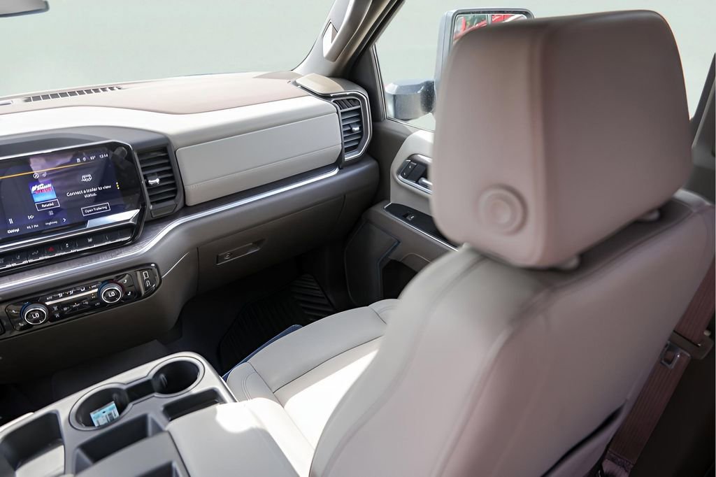 Used 2025 Chevrolet Silverado 3500 LTZ AWD/4WD image 29