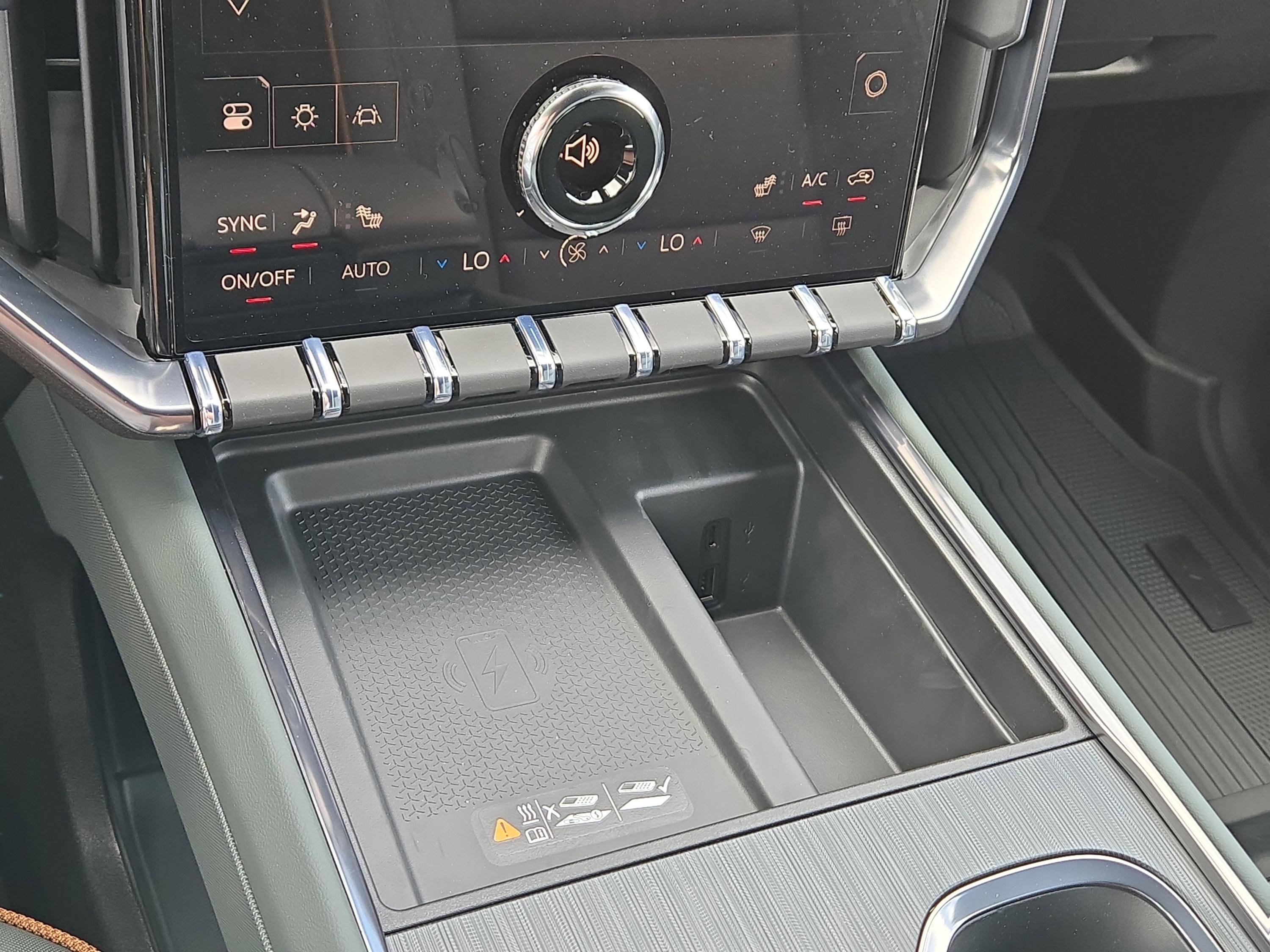 New 2026 GMC Acadia AT4 w/ LPO, Floor Liner Package AWD/4WD image 30