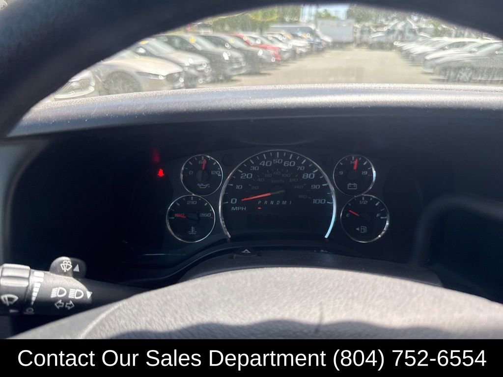 Used 2024 Chevrolet Express 2500 w/ Driver Convenience Package RWD image 17