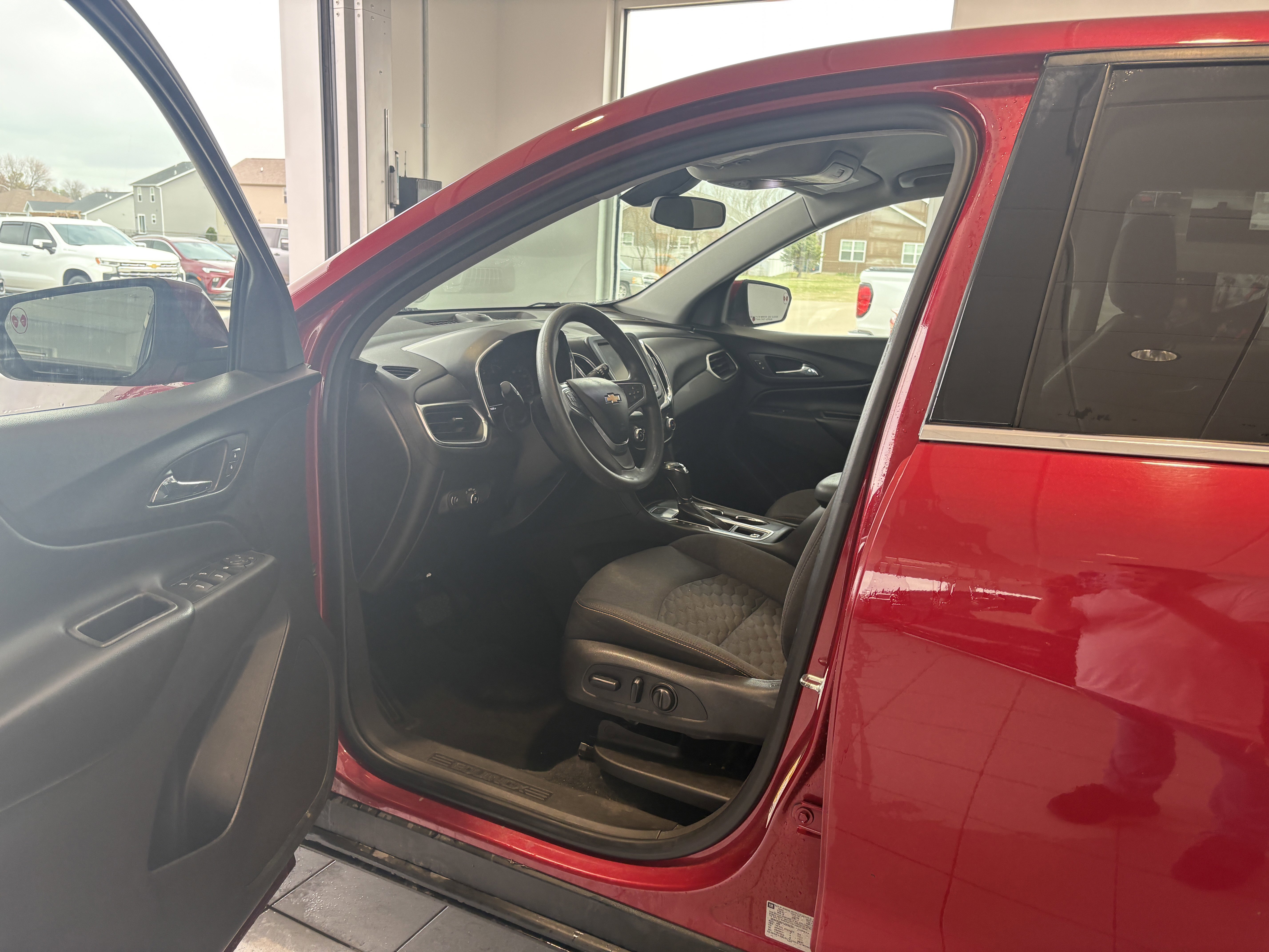 Used 2018 Chevrolet Equinox LT image 9