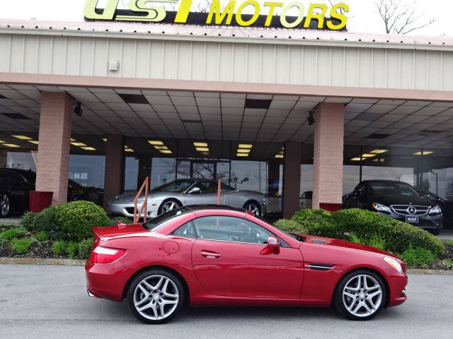 Used 2015 Mercedes-Benz SLK 250 image 2