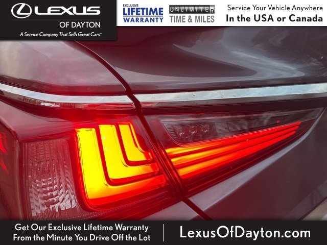 Used 2025 Lexus ES 300h w/ Luxury Package image 38