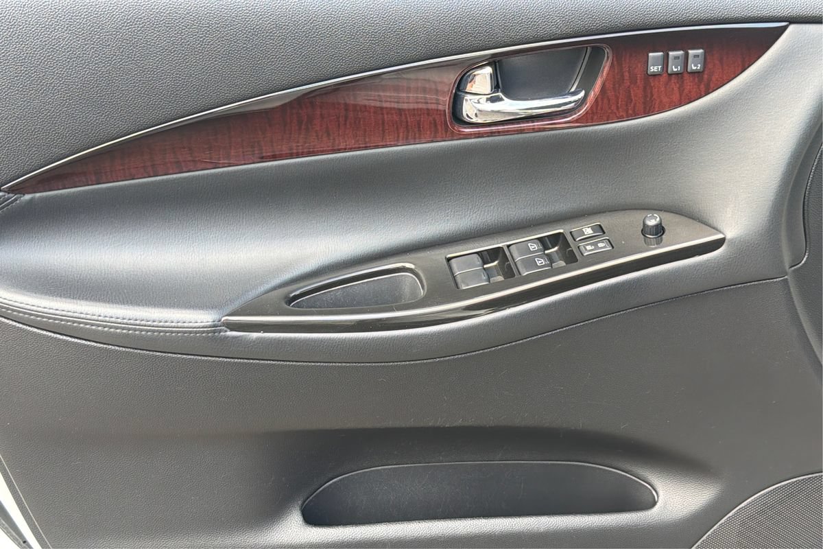 Used 2017 INFINITI QX50 2WD w/ Premium Package image 20