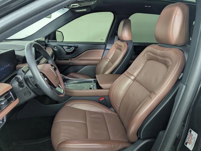 Used 2025 Lincoln Aviator Reserve w/ Jet Appearance Package image 10