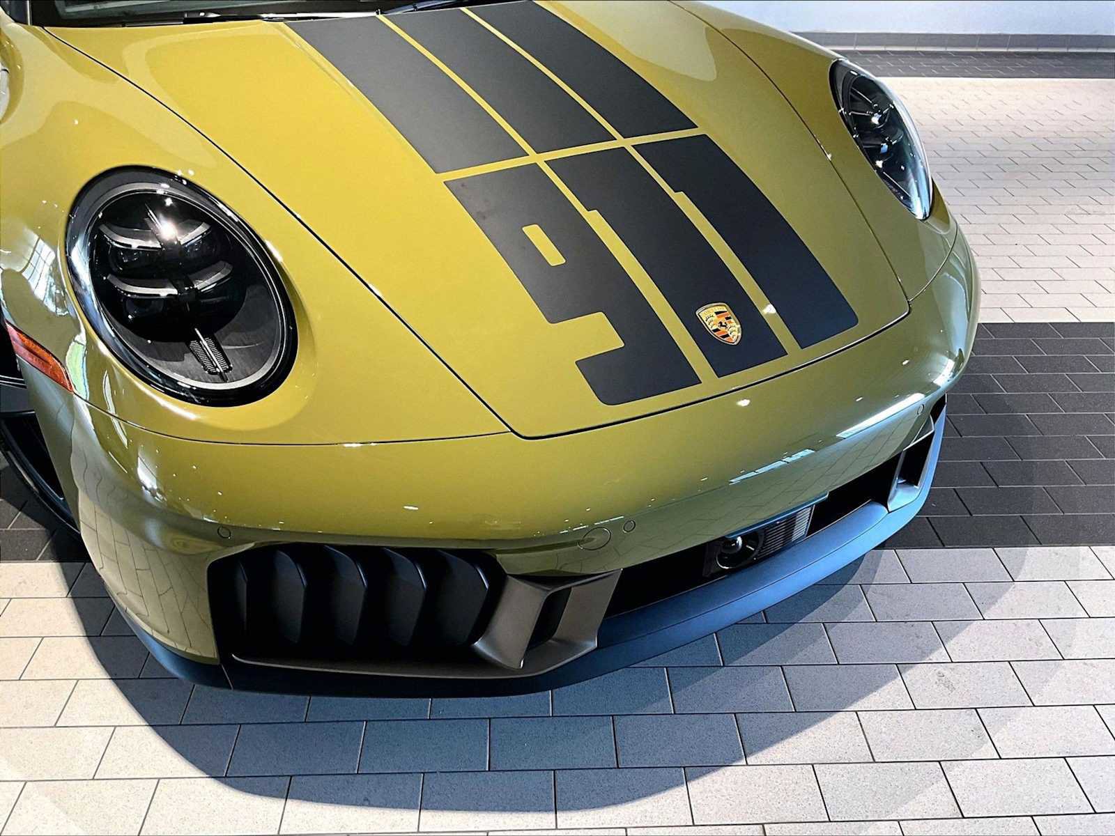 New 2026 Porsche 911 GTS image 27