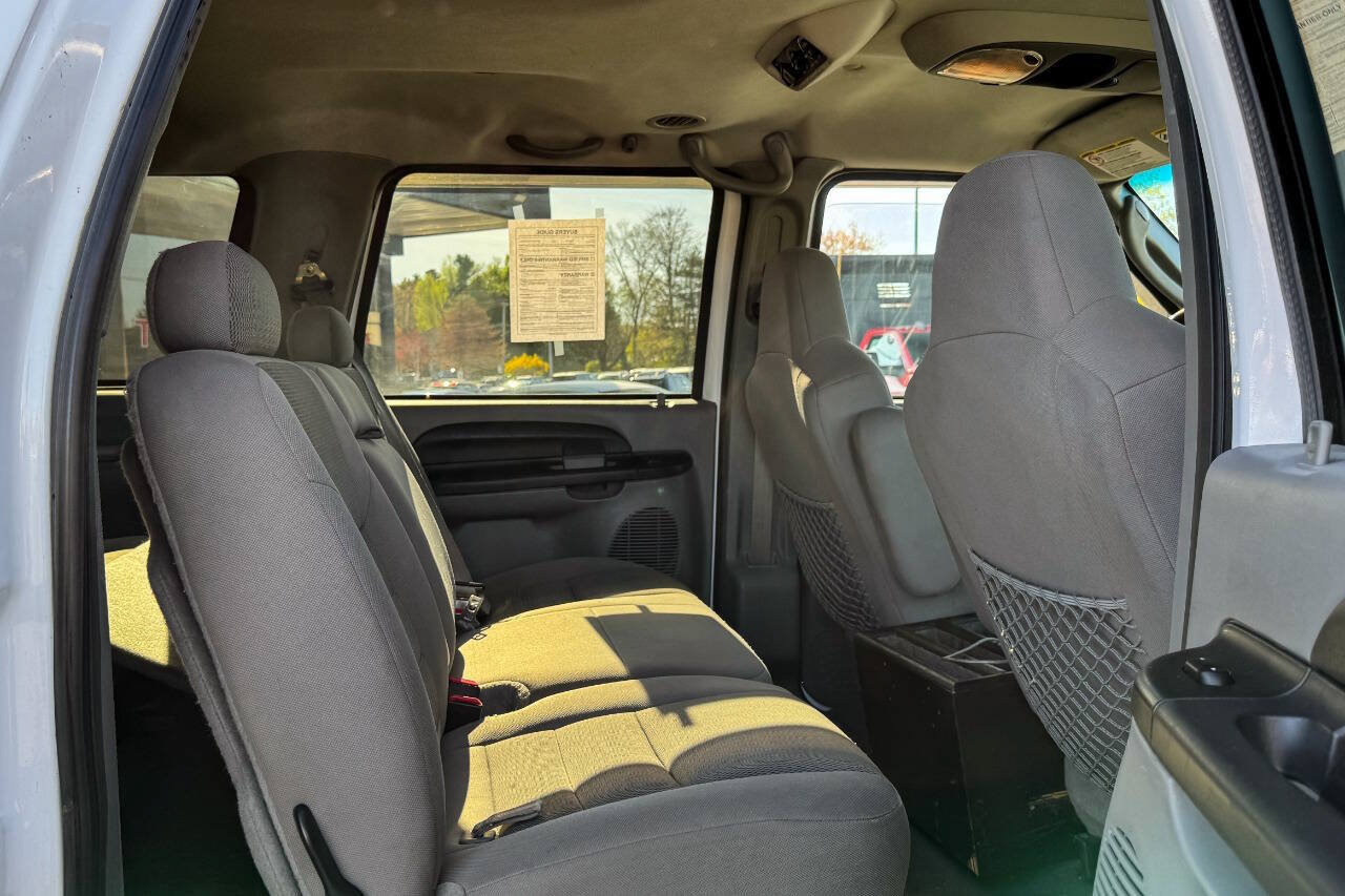 Used 2005 Ford Excursion XLT AWD/4WD image 15