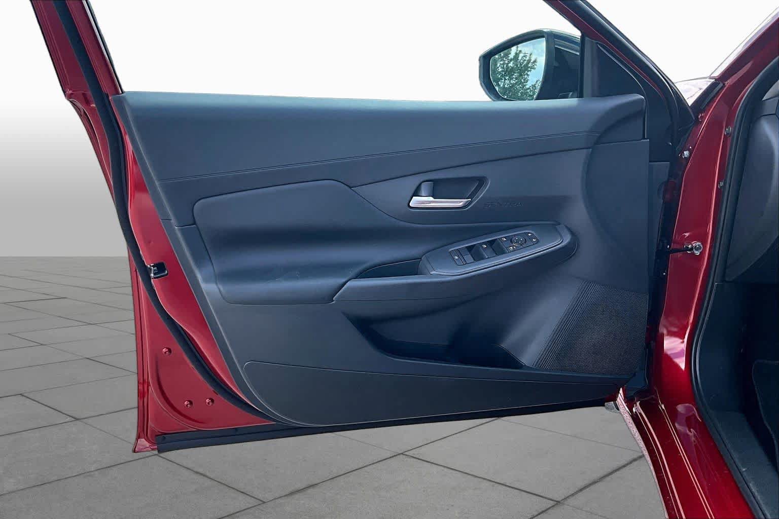 New 2027 Nissan Sentra SV w/ SV Convenience Package FWD image 10