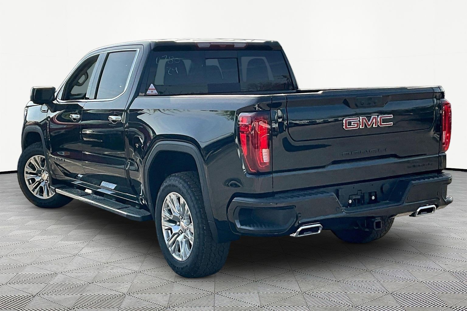 New 2026 GMC Sierra 1500 Denali w/ LPO, Black Badging Package AWD/4WD image 3