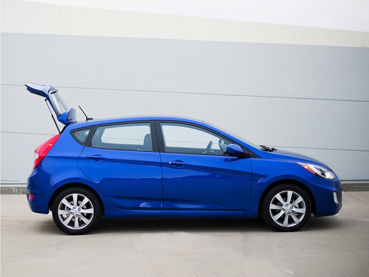 Used 2014 Hyundai Accent GS FWD image 1