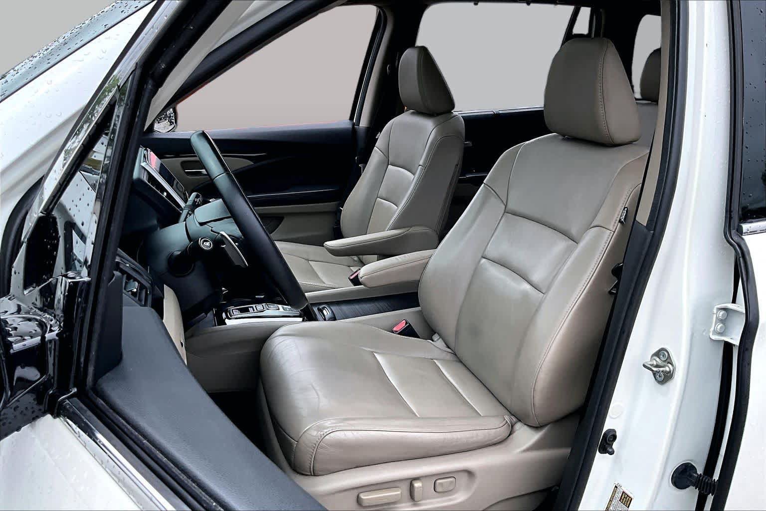 Used 2016 Honda Pilot Touring image 8