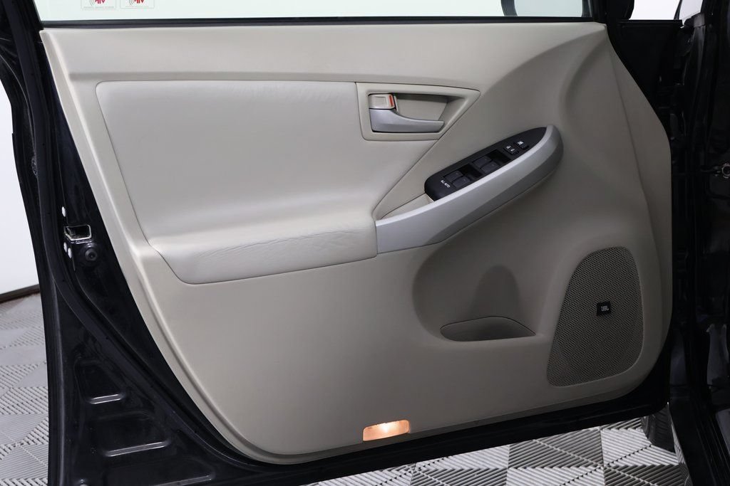 Used 2013 Toyota Prius Five FWD image 12