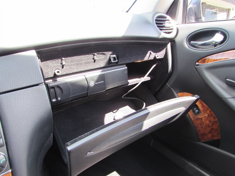 Used 2008 Mercedes-Benz CLK 350 Coupe image 26