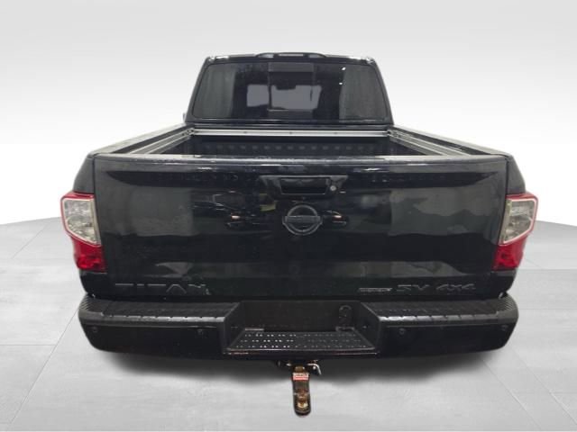 Used 2018 Nissan Titan XD image 3