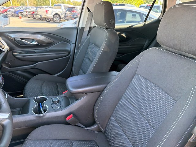 Used 2022 GMC Terrain SLE w/ Driver Convenience Package FWD image 18