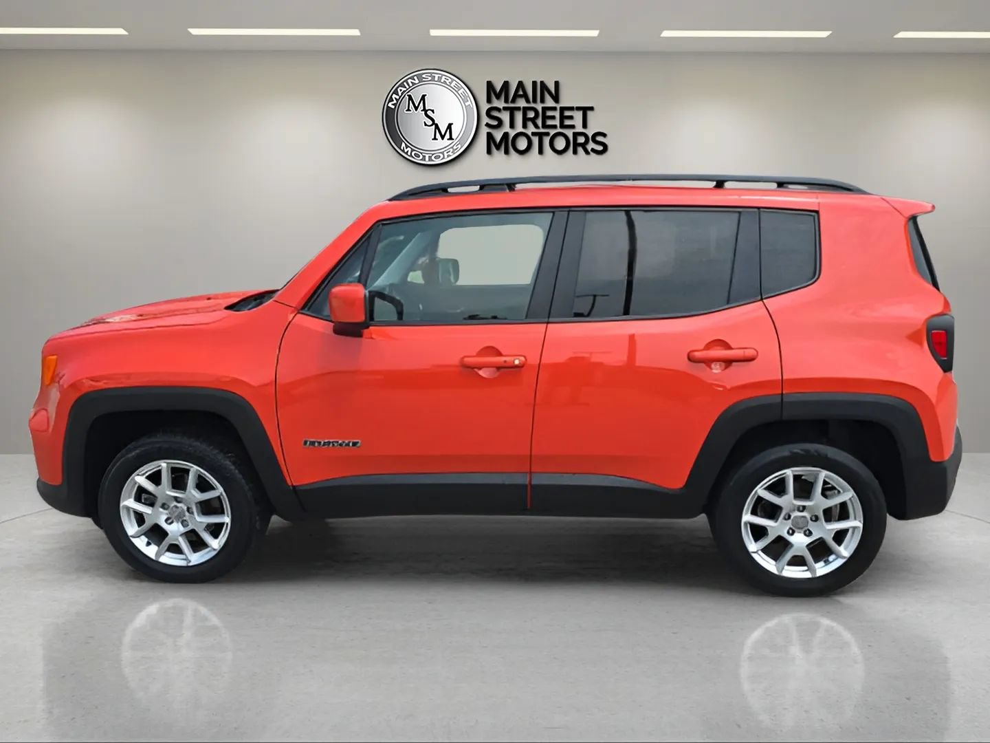Used 2019 Jeep Renegade Latitude w/ Cold Weather Group AWD/4WD image 2