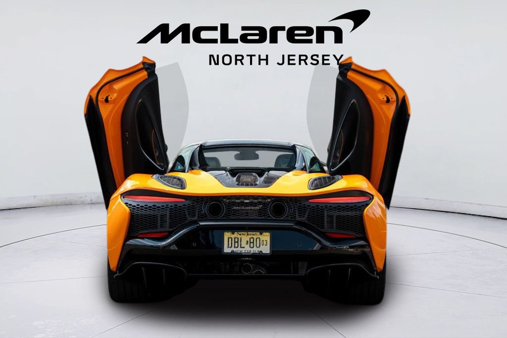 Used 2025 McLaren Artura Spider RWD image 24