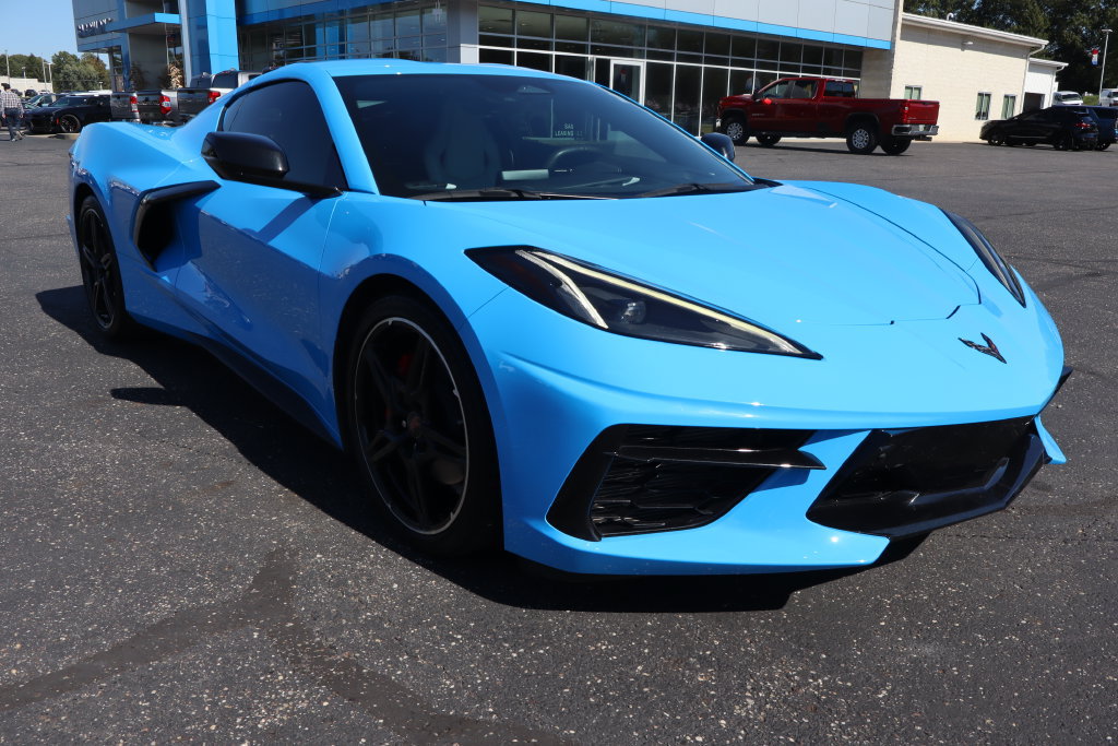 Used 2024 Chevrolet Corvette Stingray Preferred Cpe RWD image 2
