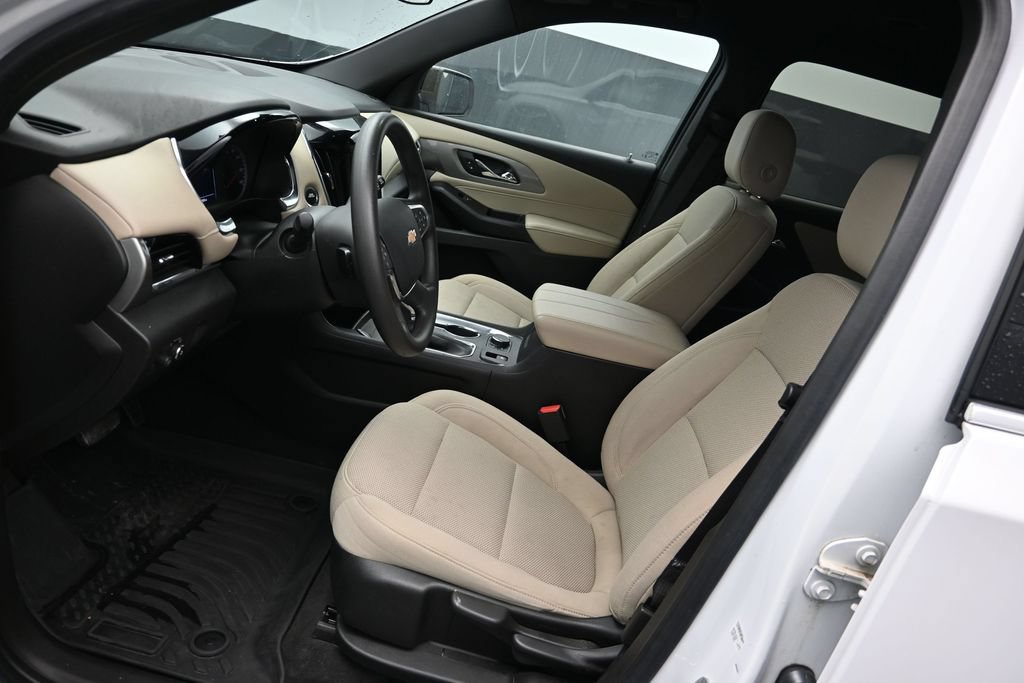 Used 2023 Chevrolet Traverse LS FWD image 10