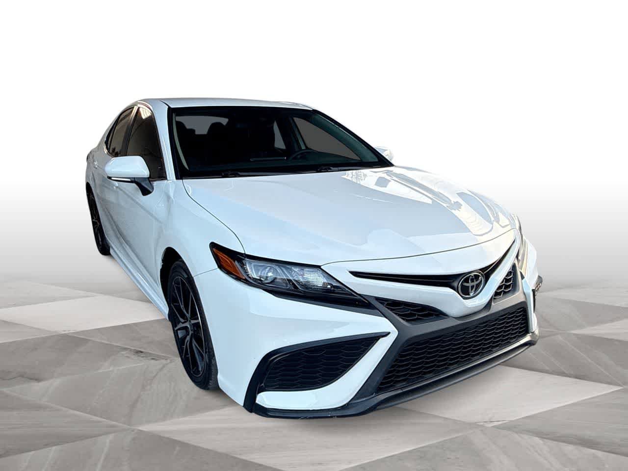 Used 2024 Toyota Camry SE FWD image 2