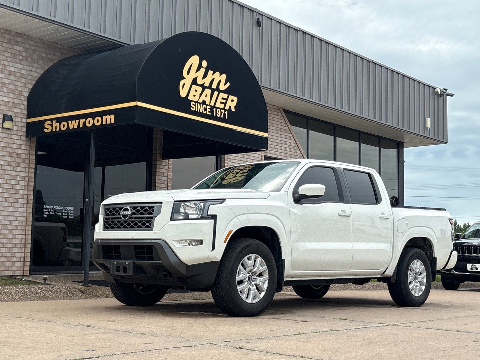 Used 2022 Nissan Frontier SV