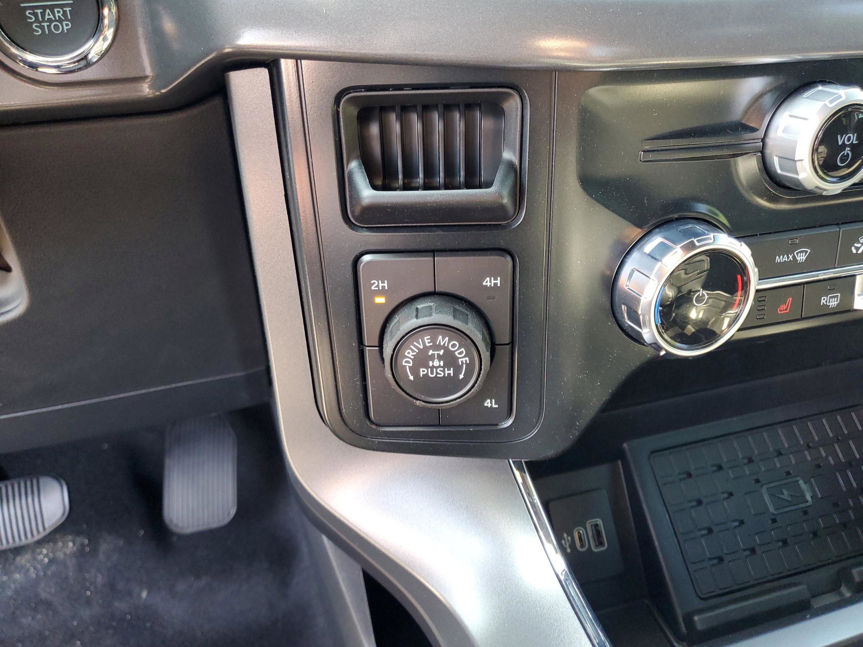 New 2025 Ford F150 XLT w/ Equipment Group 302A MID image 24