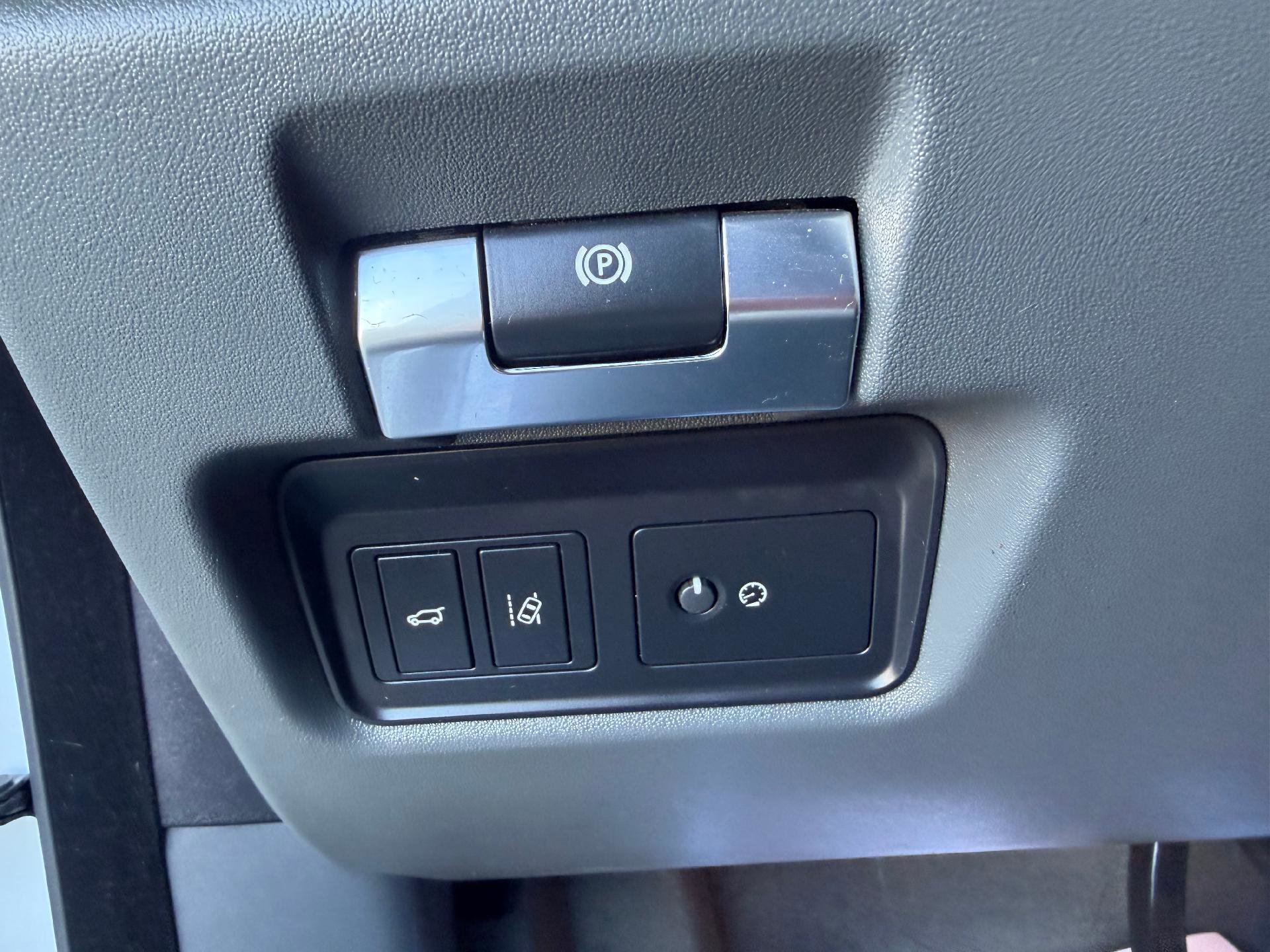 Used 2020 Jaguar E-PACE Sport Utility image 29