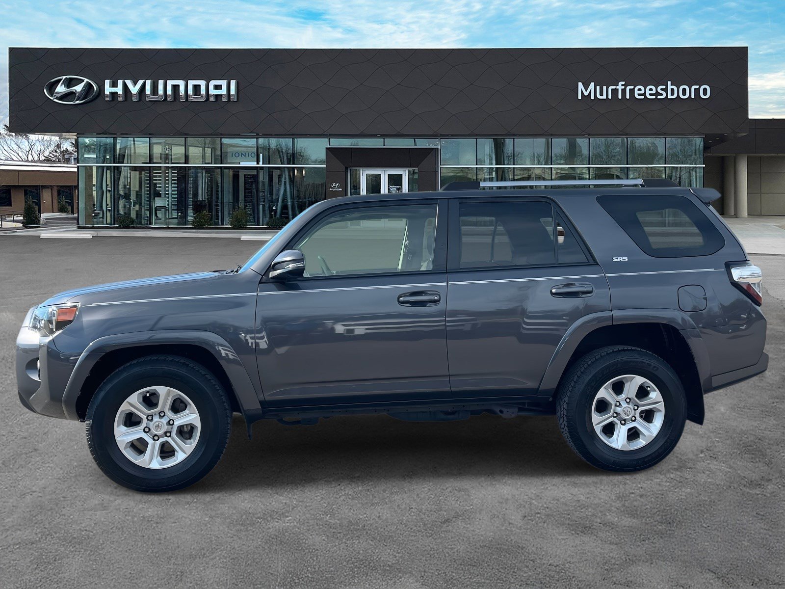 Used 2022 Toyota 4Runner SR5 Premium w/ Moonroof Package RWD image 8