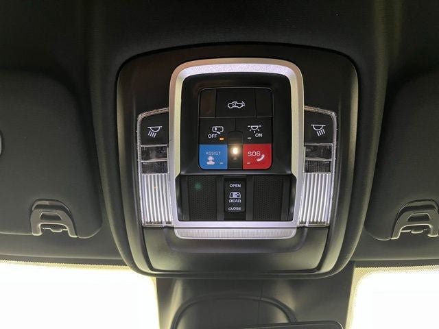 New 2026 RAM 2500 Laramie AWD/4WD image 18