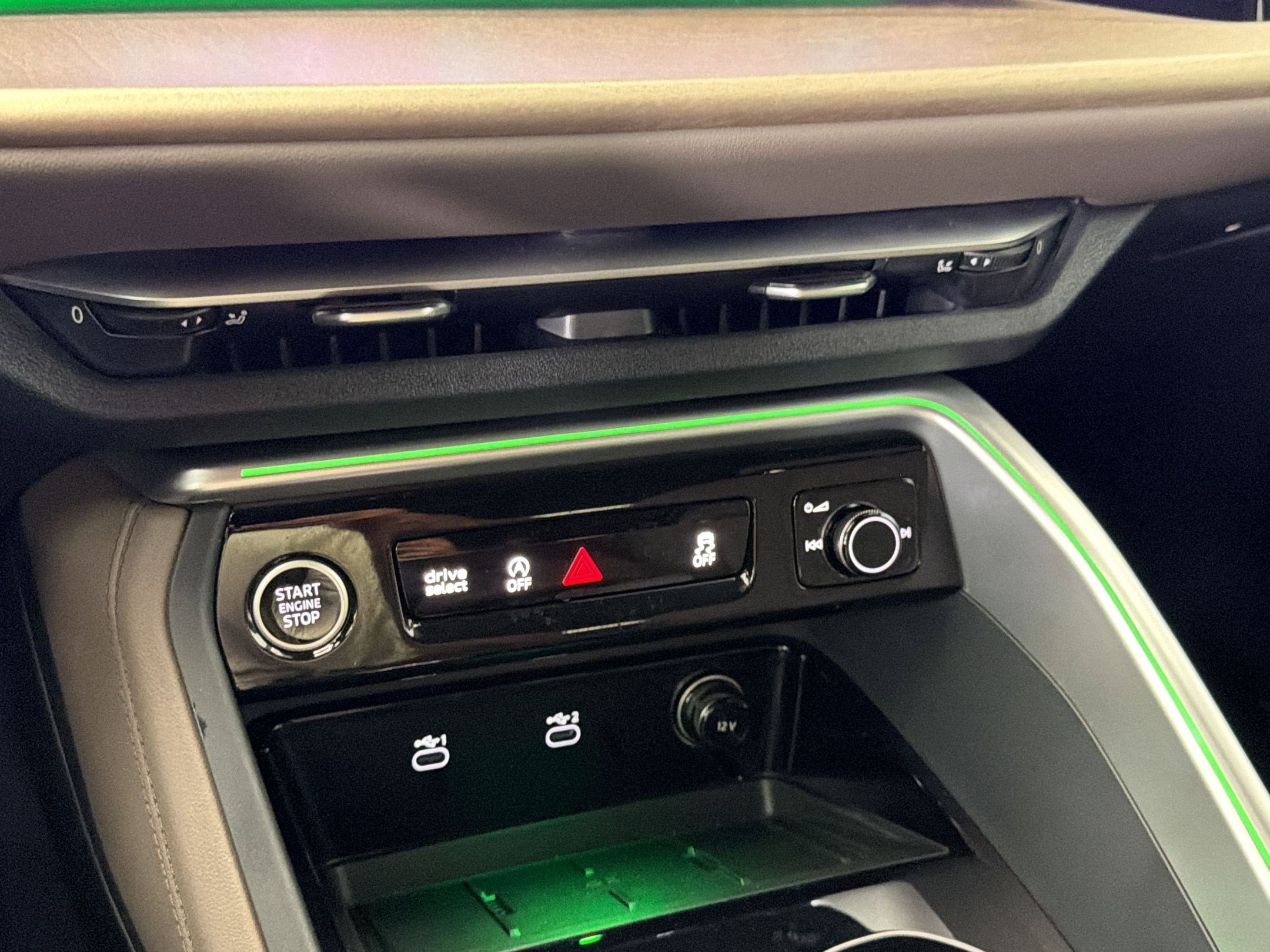 Certified 2025 Audi Q5 Premium w/ Convenience Package image 27