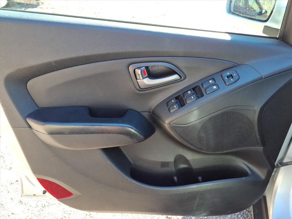 Used 2015 Hyundai Tucson SE image 13