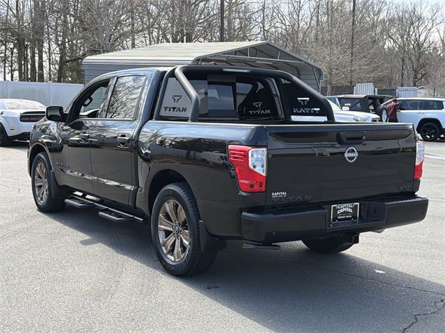 Used 2024 Nissan Titan SV w/ SV Bronze Edition Package image 11