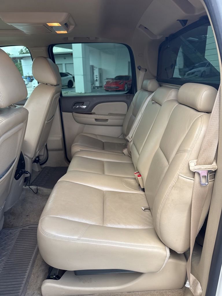 Used 2010 Chevrolet Avalanche LTZ RWD image 22