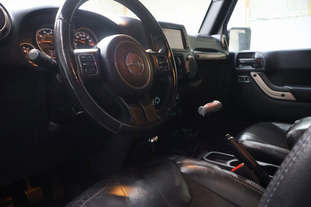 Used 2016 Jeep Wrangler Sahara image 15