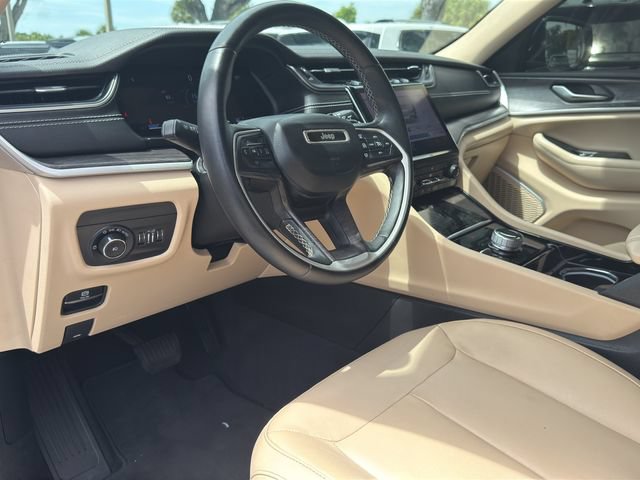 Used 2022 Jeep Grand Cherokee L Limited AWD/4WD image 13