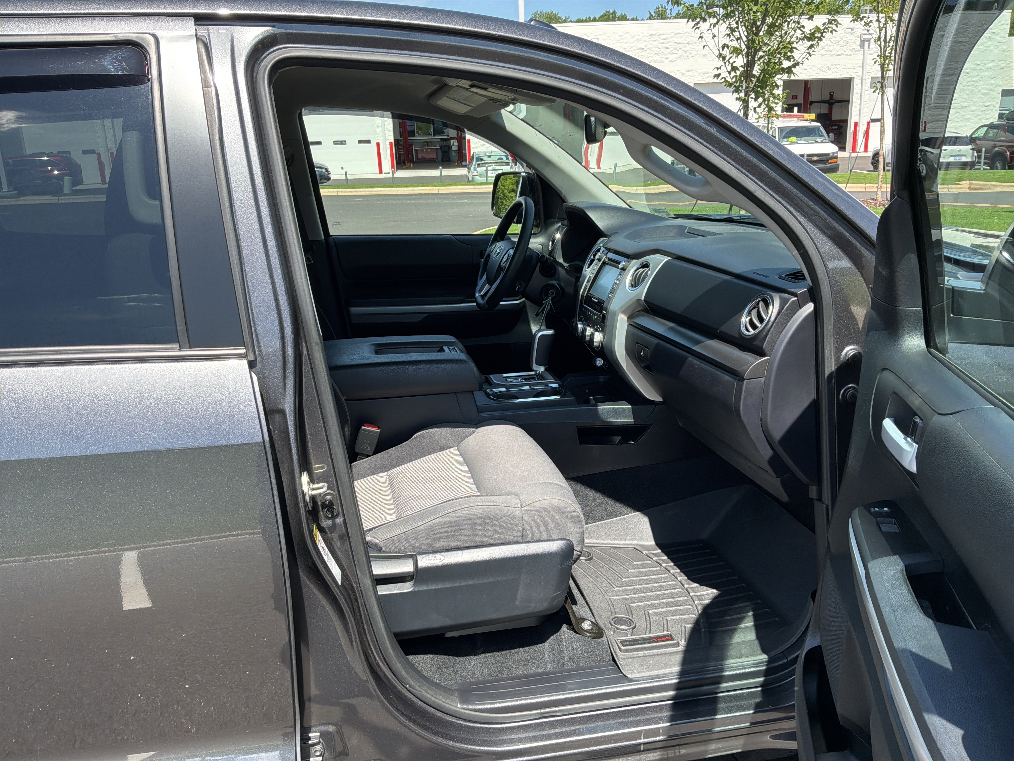 Used 2017 Toyota Tundra SR5 w/ TRD Off Road Package AWD/4WD image 32